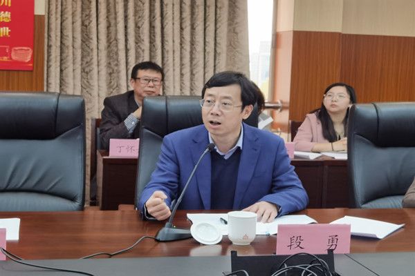 足球365党委副书记段勇-横版_副本.jpg
