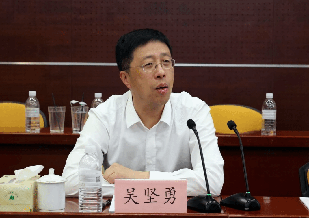吴书记.png